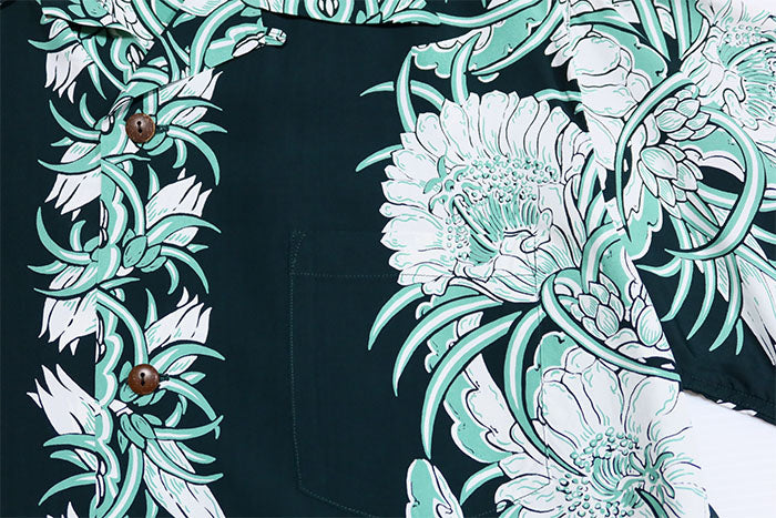 SUN SURF Aloha Shirt NIGHT BLOOMING CEREUS BORDER Short Sleeve Rayon Hawaiian Shirt Gekka Bijin Made in Japan SS39612 Green